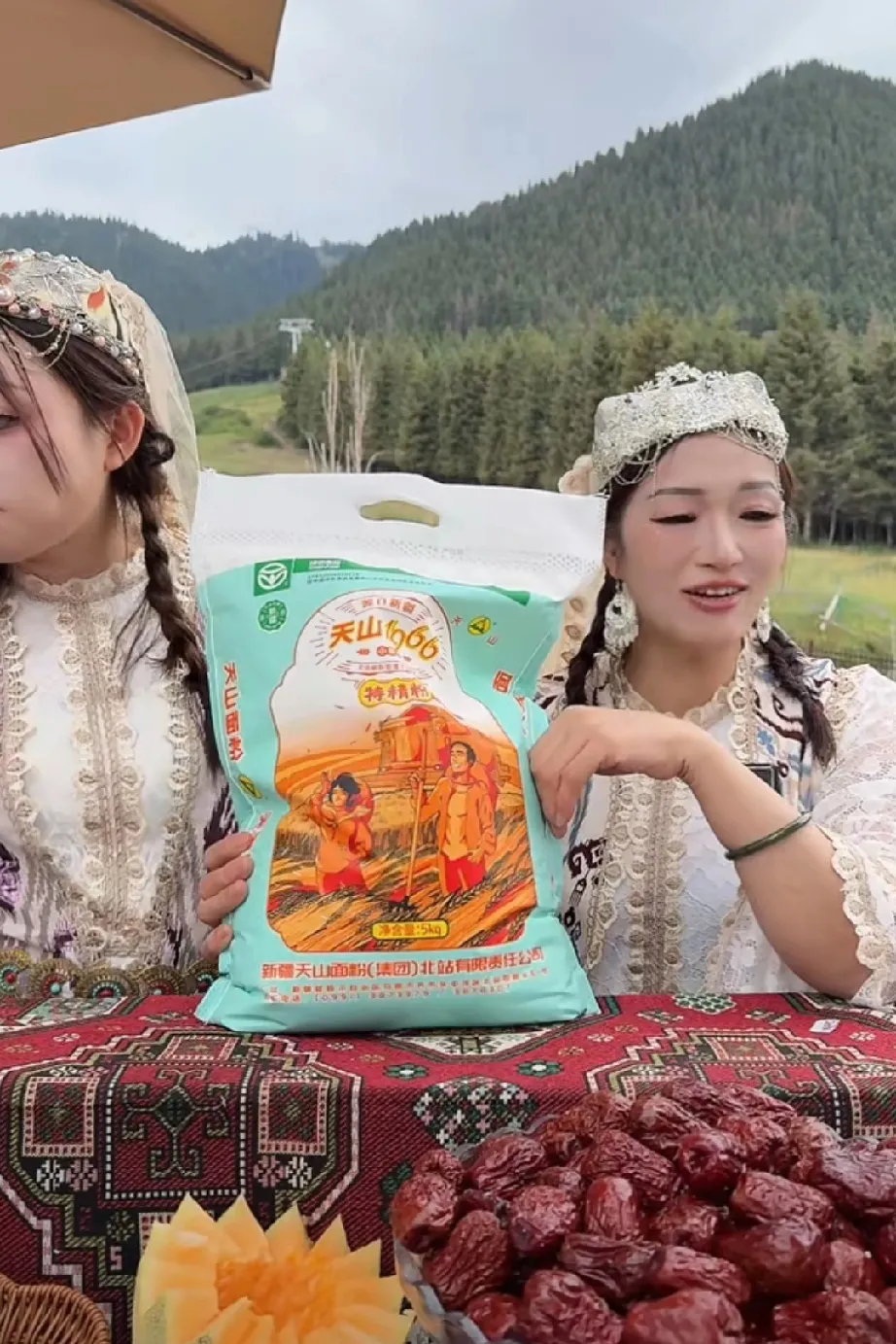 甩手商品优化：许建华直播带货为何人气高涨？尬笑背后的真实故事解析